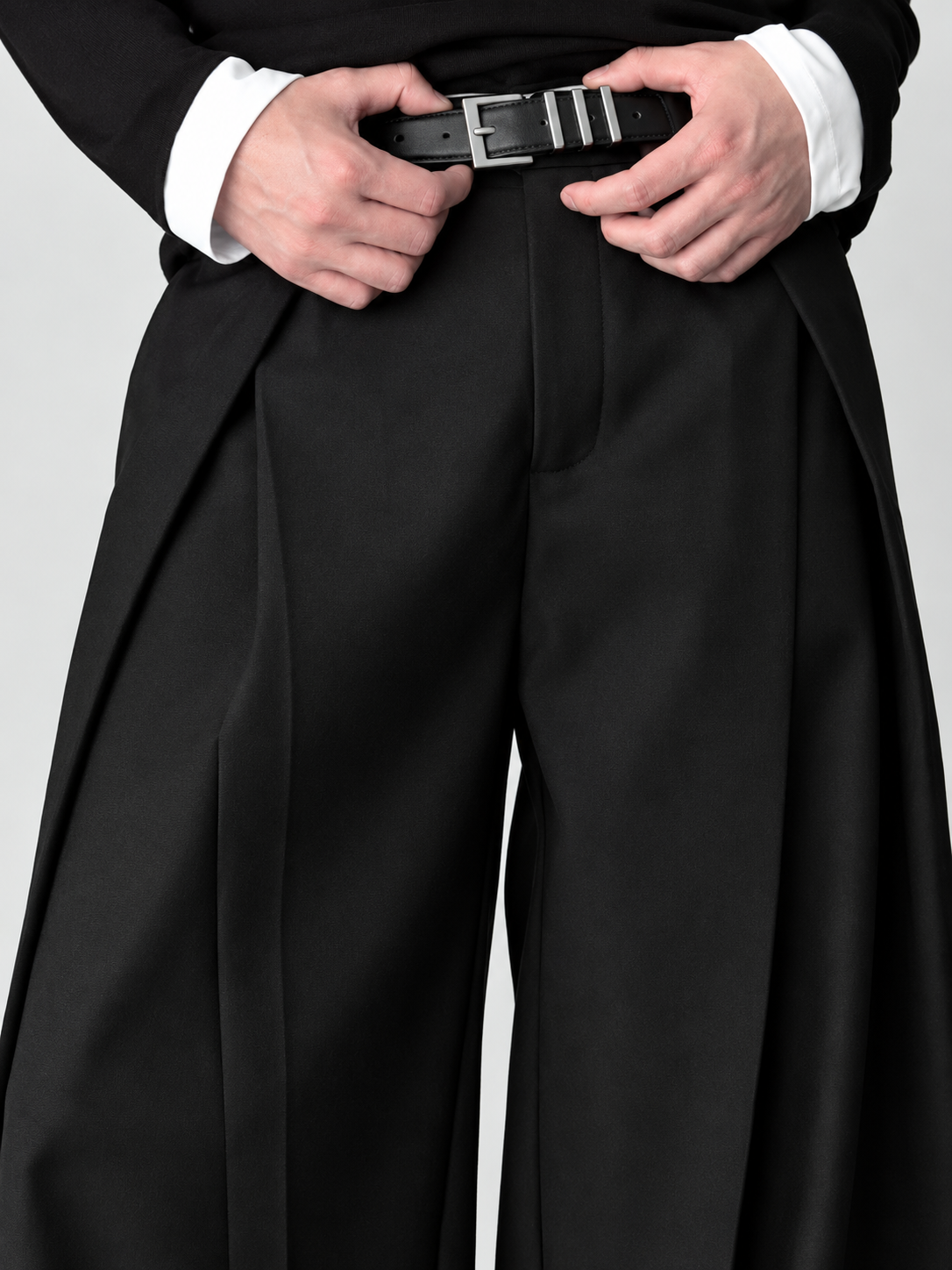 Cross Pleated Pants – view 3